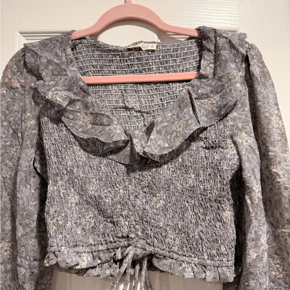 NWOT ILLA ILLA Floral Smocked Crop Top & Ruffle Skirt Set – Gray – Size Small - Picture 4 of 7